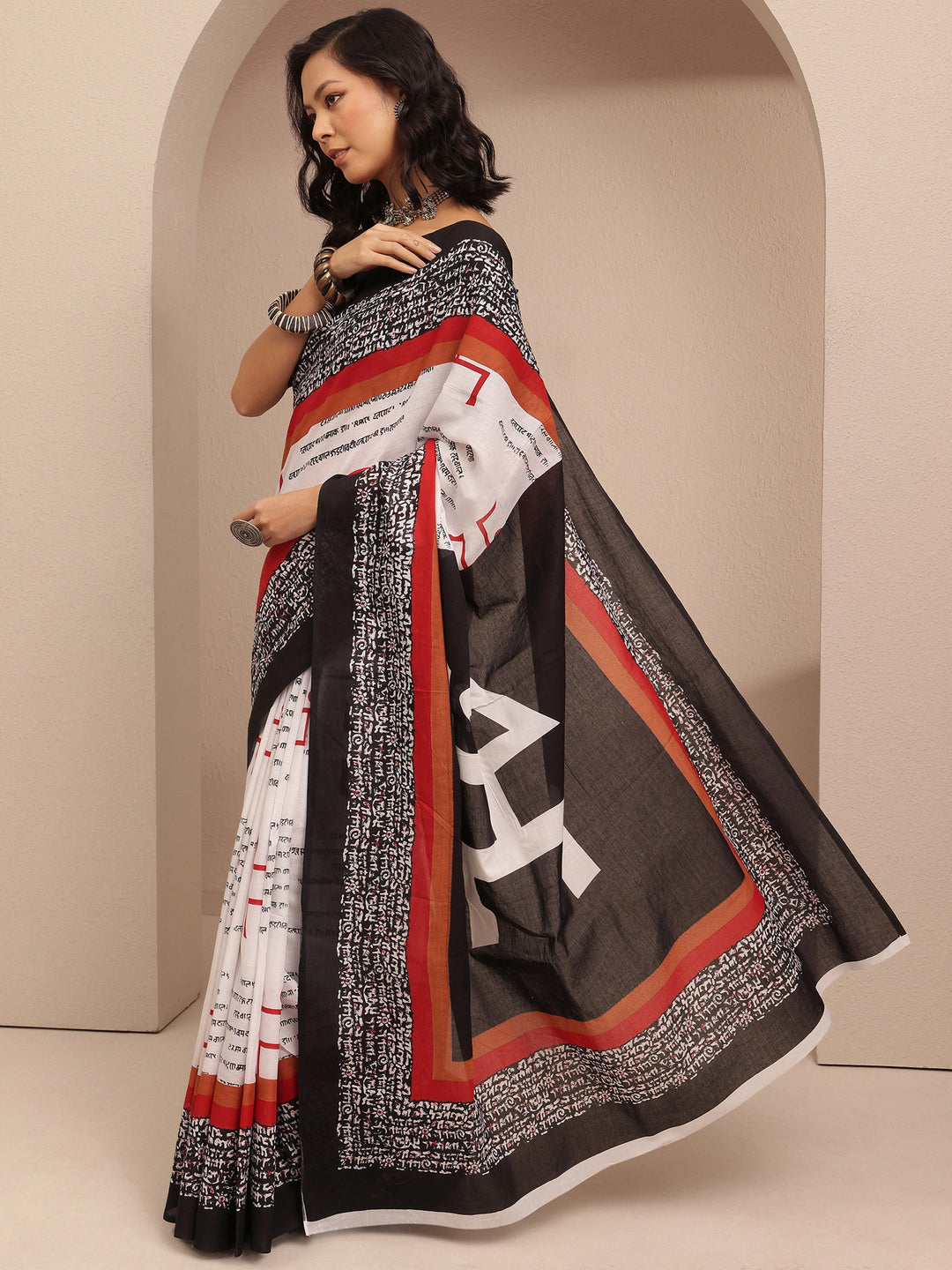 Black Printed Cotton Saree With Unstitched Blouse Piece