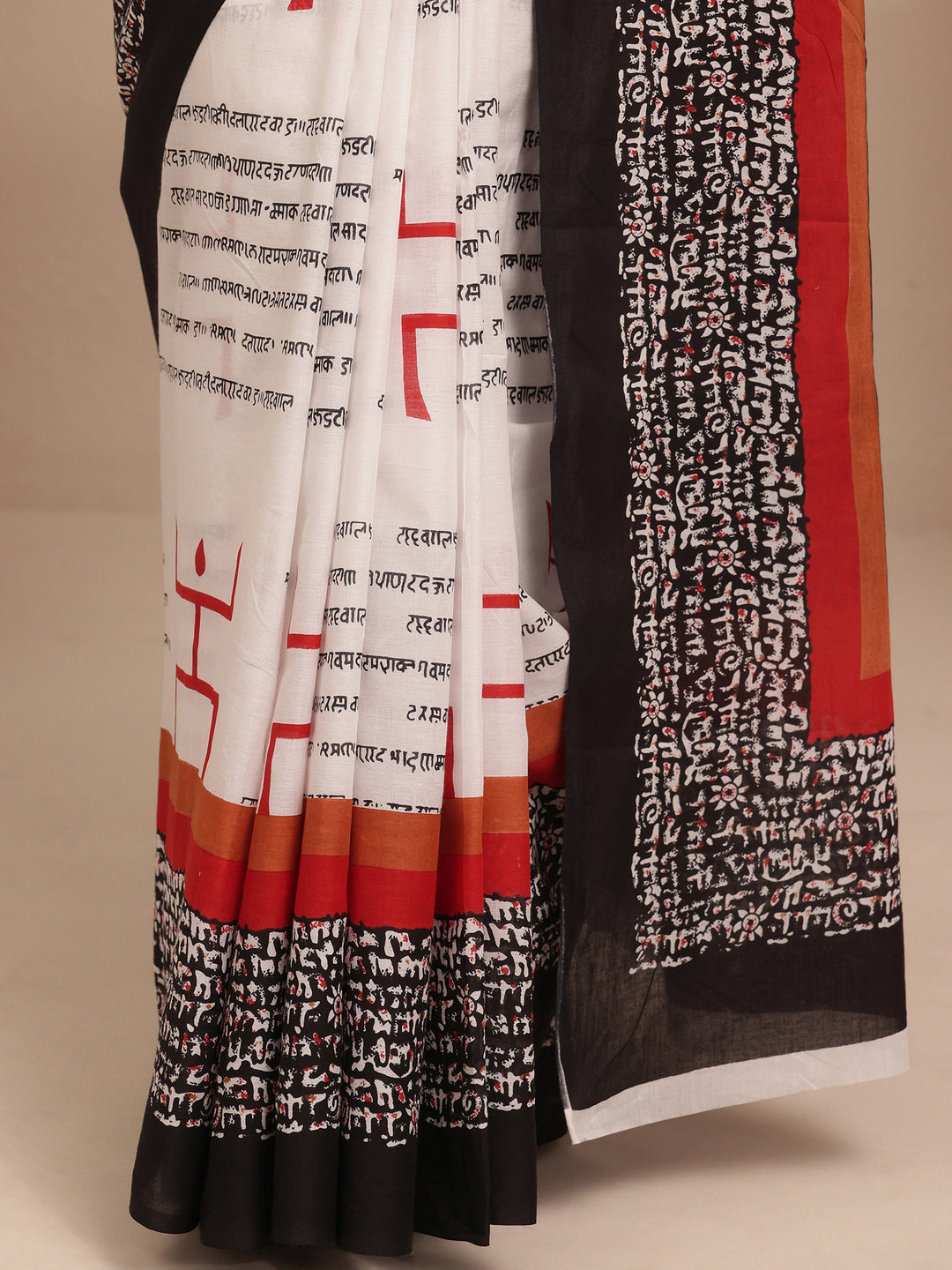 Black Printed Cotton Saree With Unstitched Blouse Piece