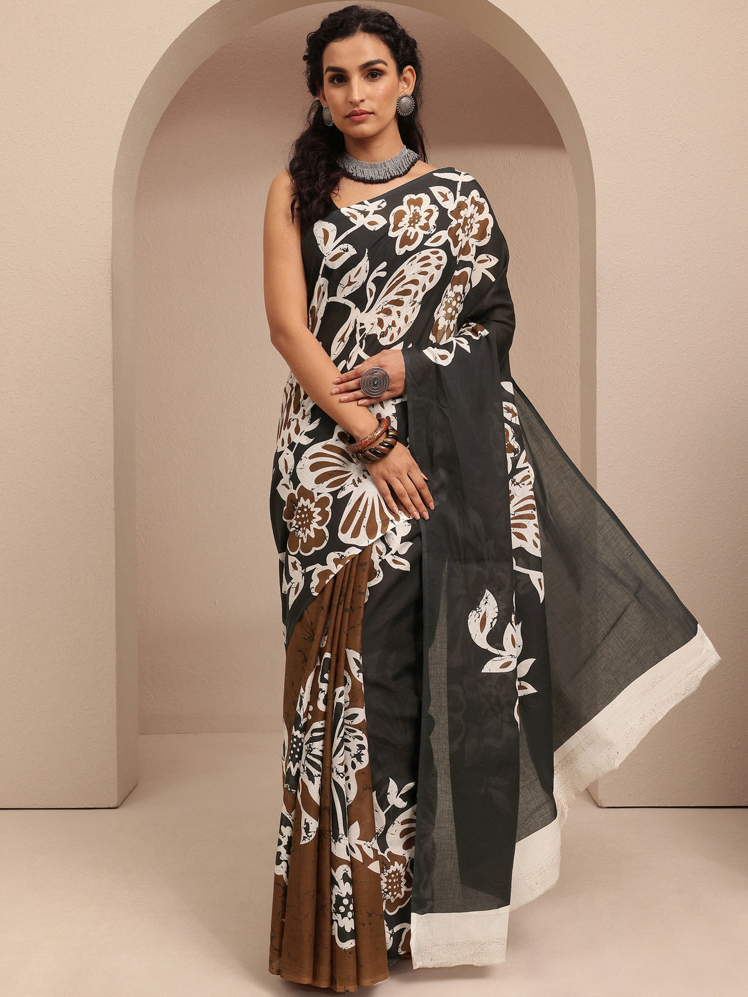 Black Printed Cotton Saree With Unstitched Blouse Piece