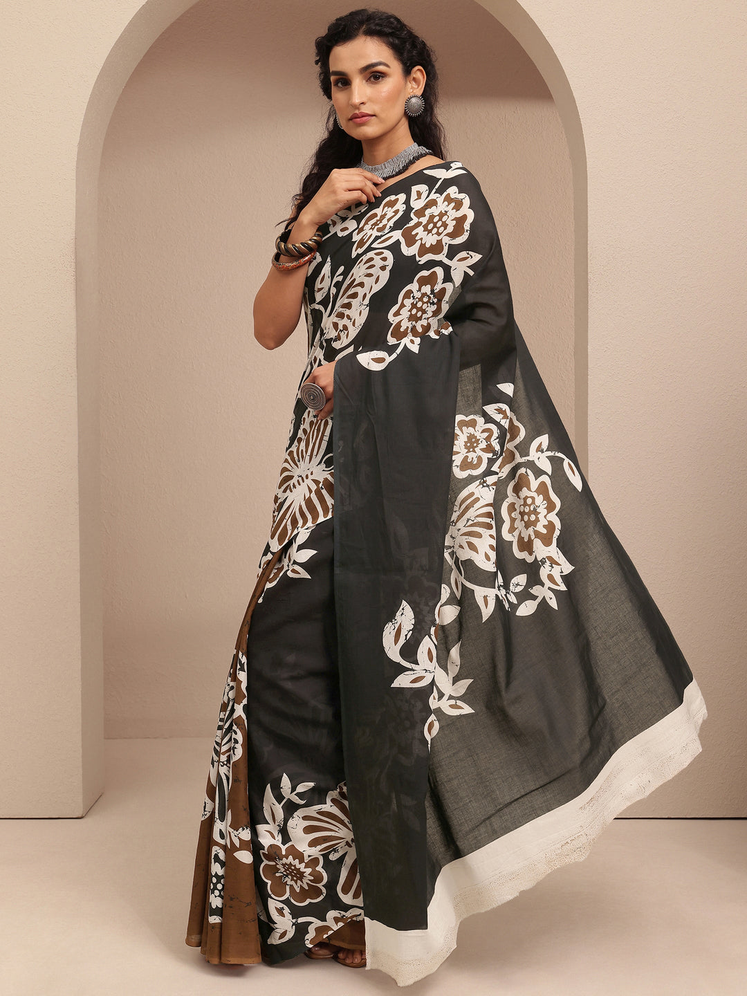 Black Printed Cotton Saree With Unstitched Blouse Piece