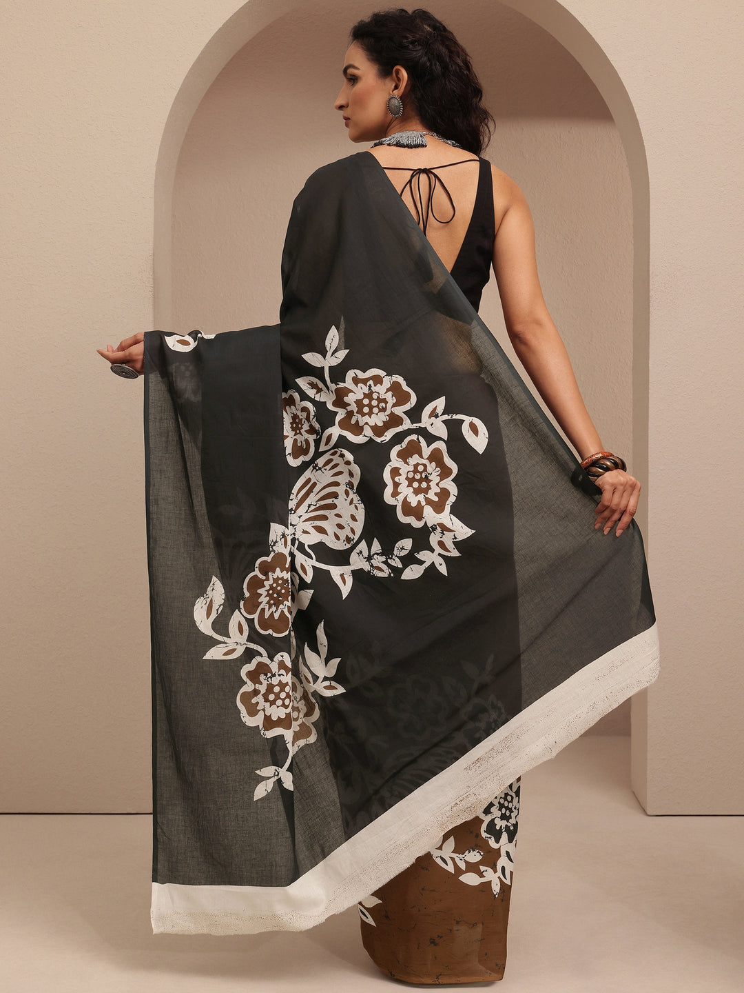 Black Printed Cotton Saree With Unstitched Blouse Piece