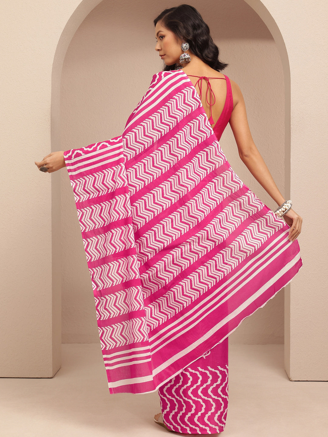 Pink Printed Cotton Saree With Unstitched Blouse Piece