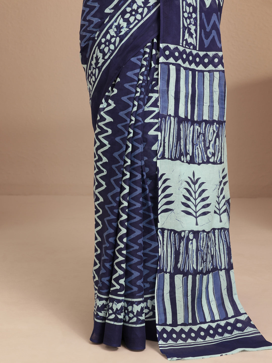 Navy Blue Chevron Printed Cotton Saree With Unstitched Blouse Piece