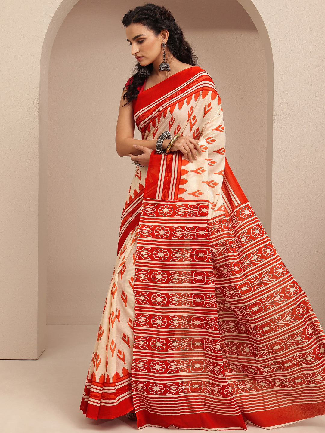 Red Ikat Printed Cotton Saree With Unstitched Blouse Piece