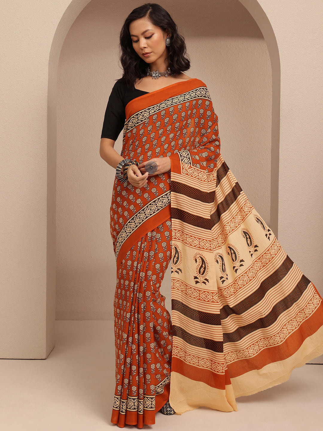 Rust Printed Cotton Saree With Unstitched Blouse Piece