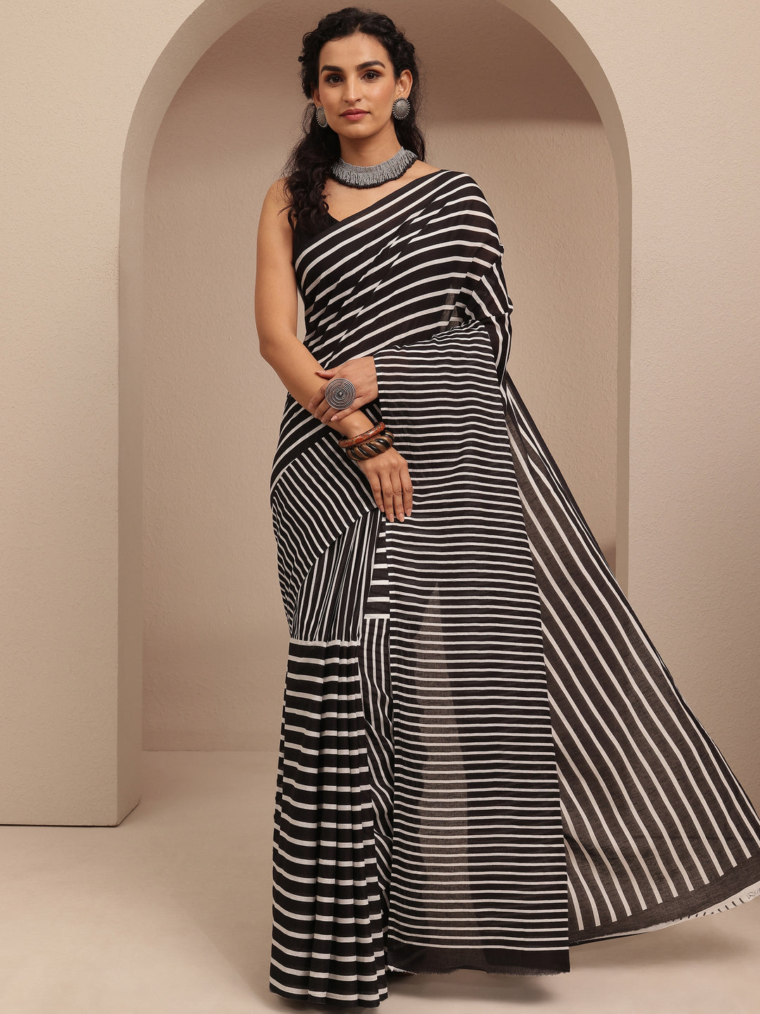 Black Striped Printed Cotton Saree With Unstitched Blouse Piece