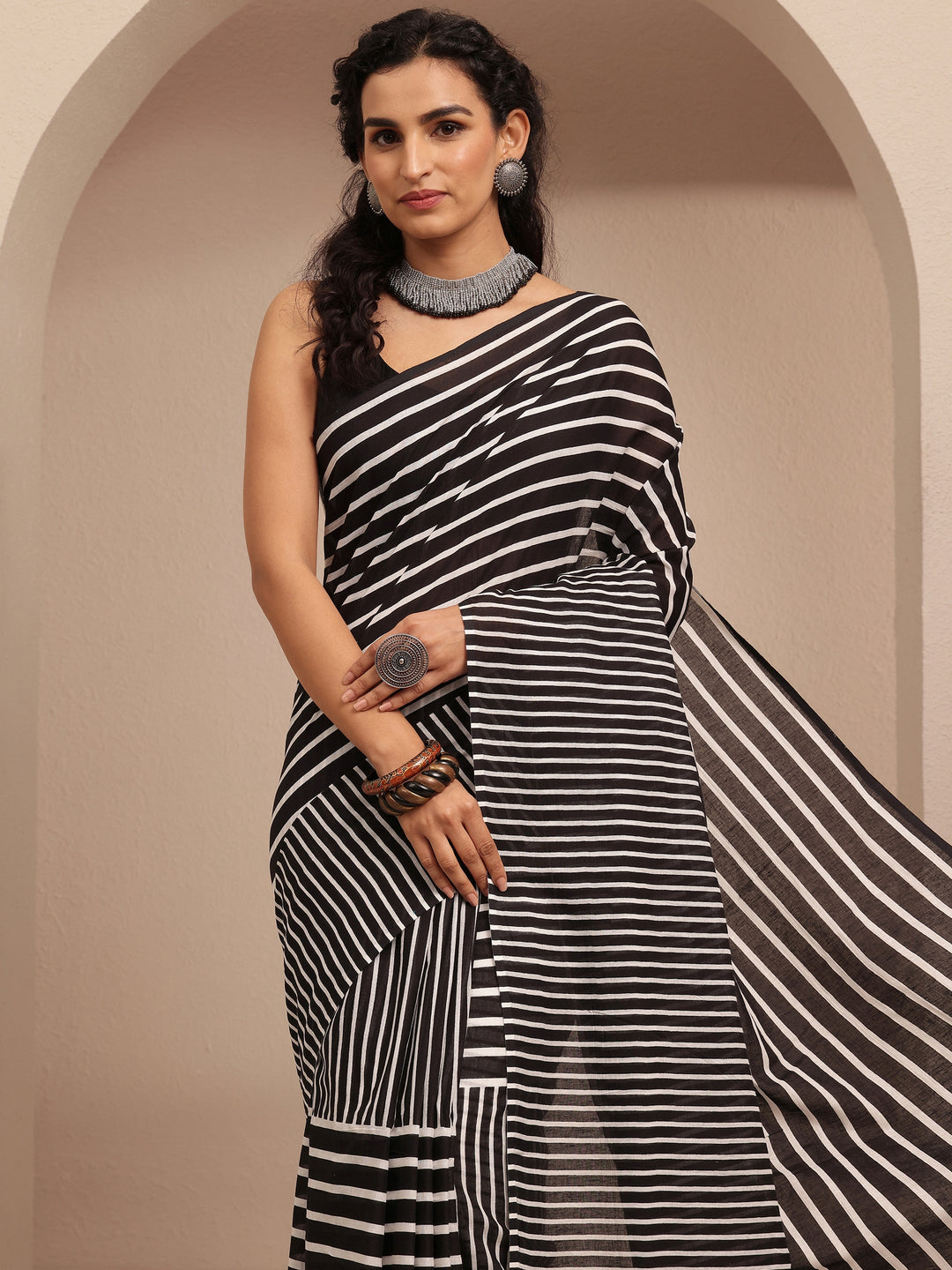 Black Striped Printed Cotton Saree With Unstitched Blouse Piece