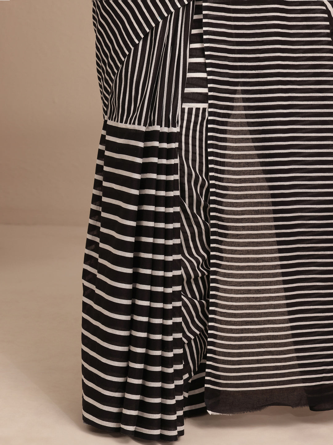 Black Striped Printed Cotton Saree With Unstitched Blouse Piece