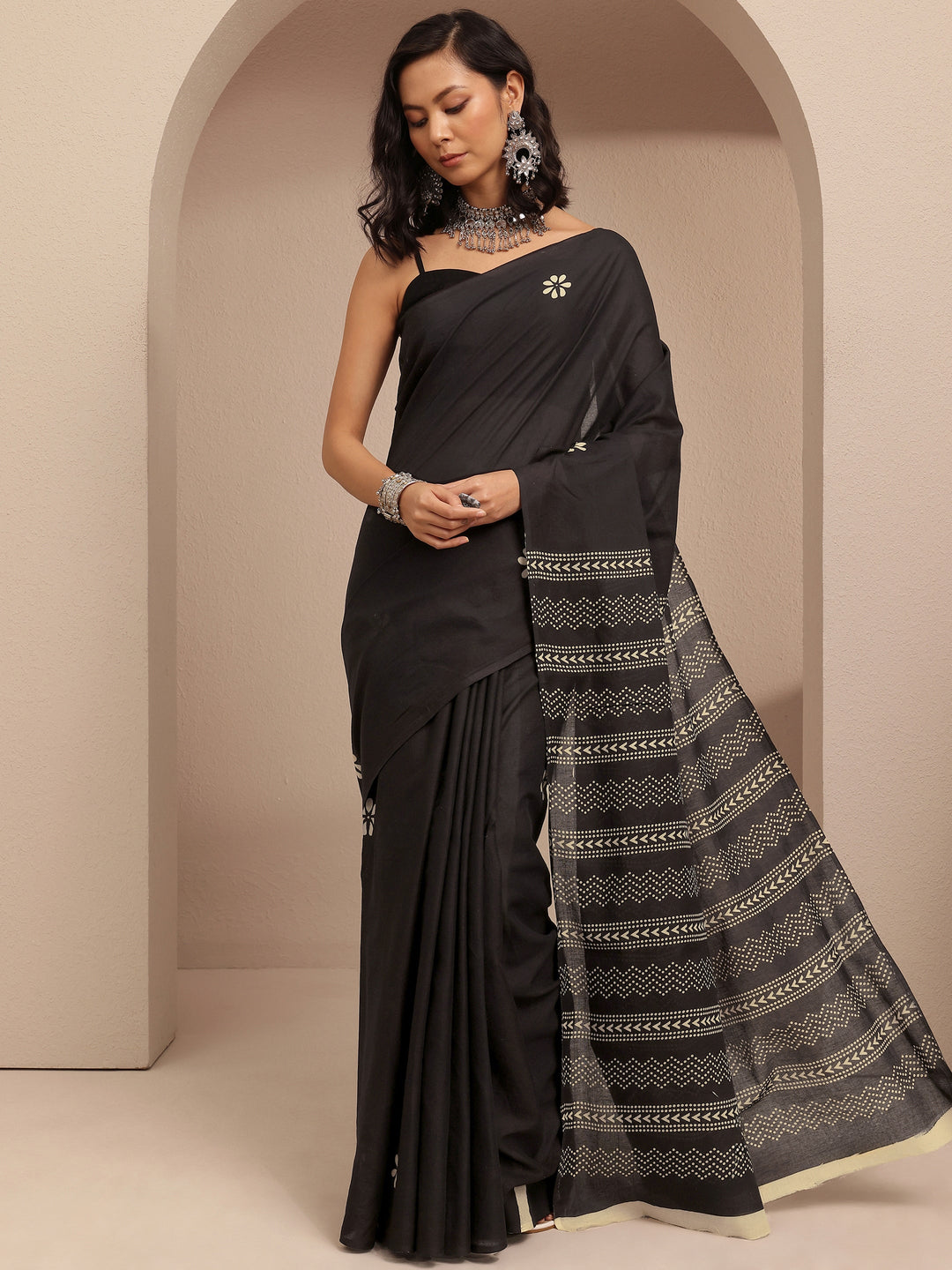 Black Printed Cotton Saree With Unstitched Blouse Piece