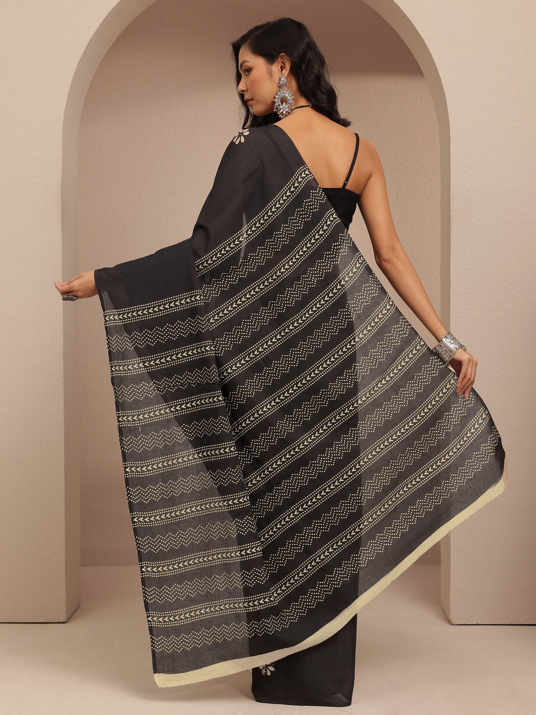 Black Printed Cotton Saree With Unstitched Blouse Piece