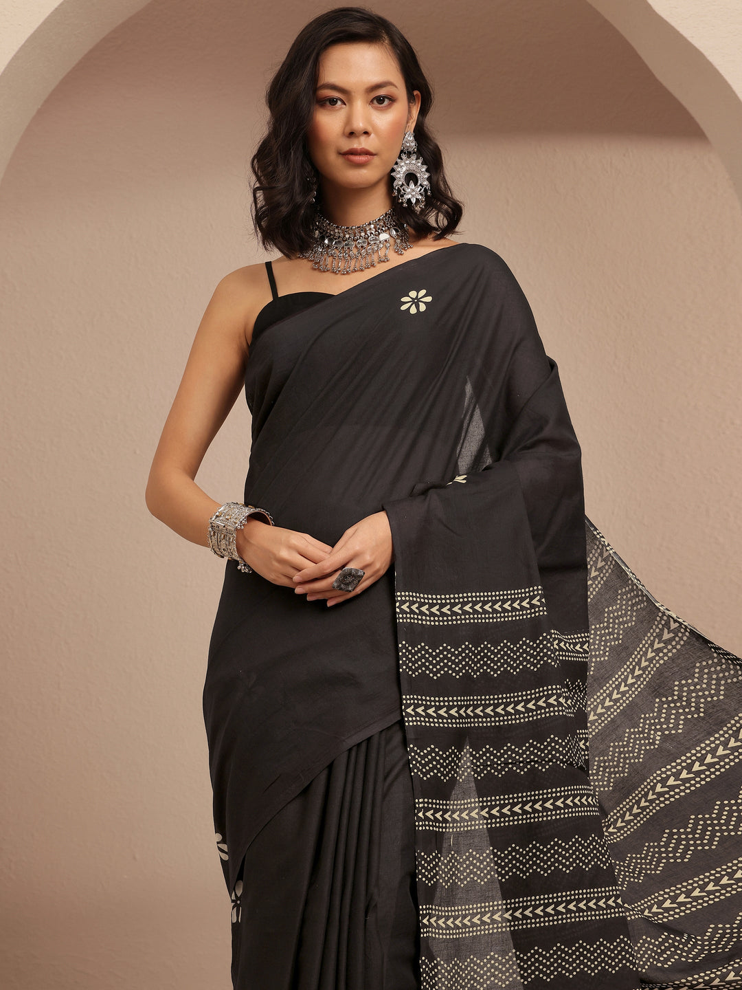 Black Printed Cotton Saree With Unstitched Blouse Piece