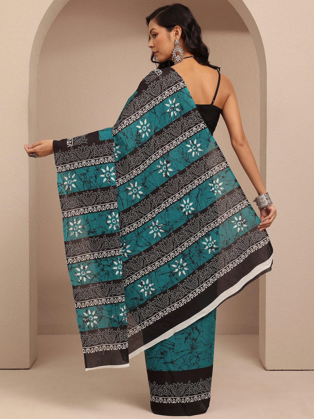 Teal Abstract Printed Cotton Saree With Unstitched Blouse Piece