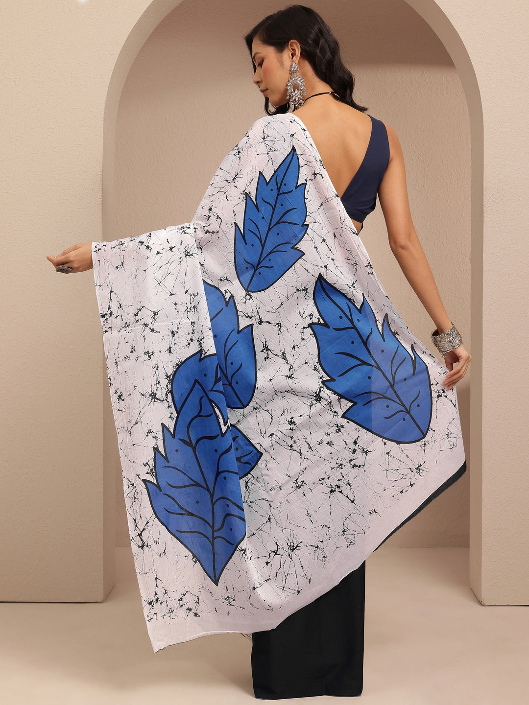 Blue Printed Cotton Saree With Unstitched Blouse Piece