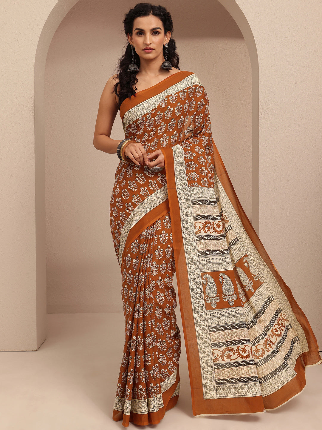 Brown Printed Cotton Saree With Unstitched Blouse Piece