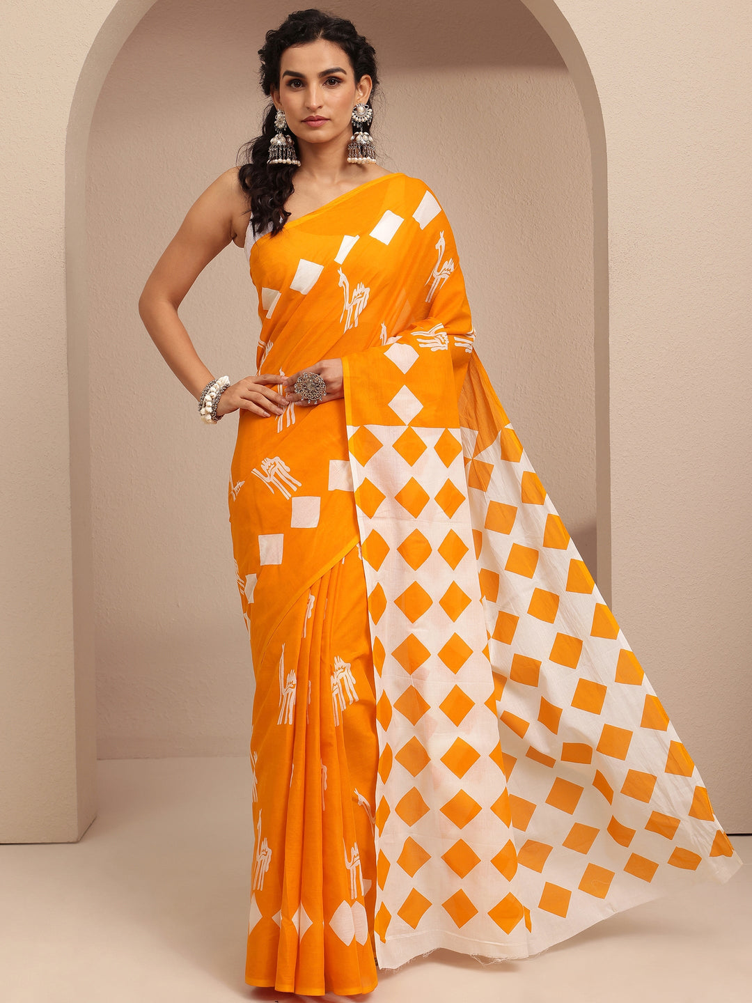 Orange Printed Cotton Saree With Unstitched Blouse Piece