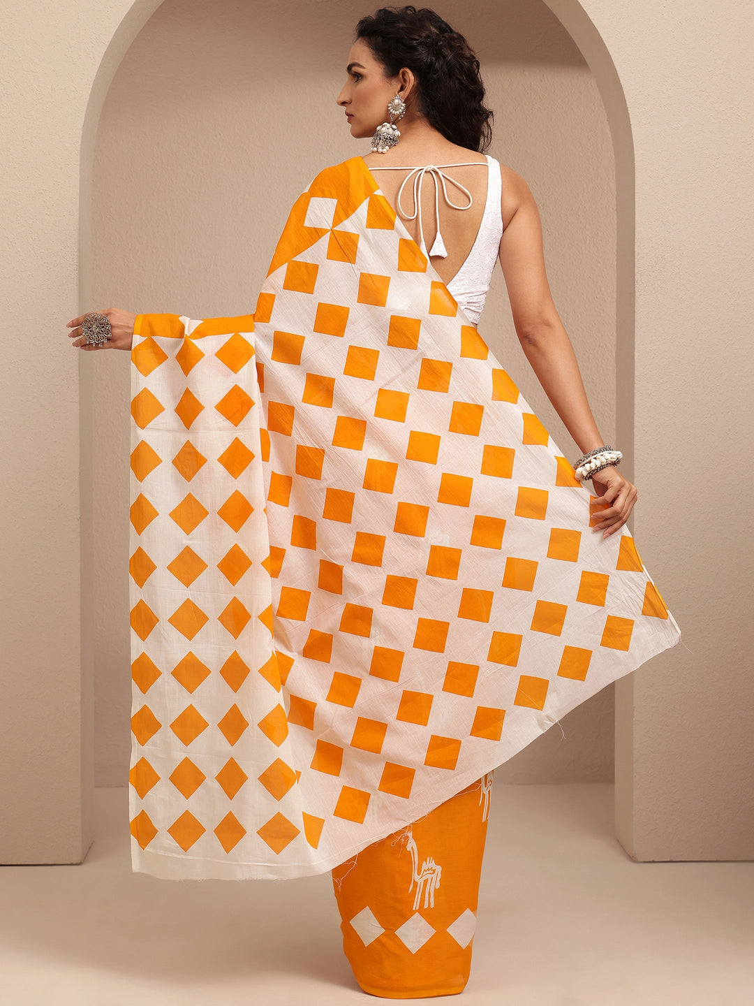 Orange Printed Cotton Saree With Unstitched Blouse Piece