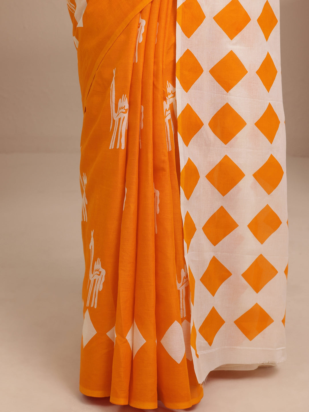 Orange Printed Cotton Saree With Unstitched Blouse Piece