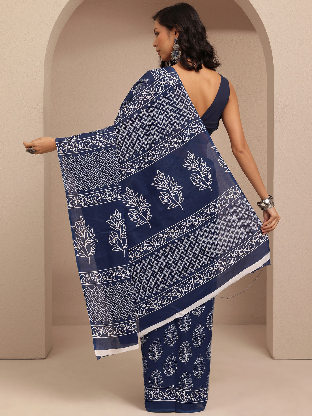 Libas Navy Blue Printed Cotton Saree With Unstitched Blouse Piece