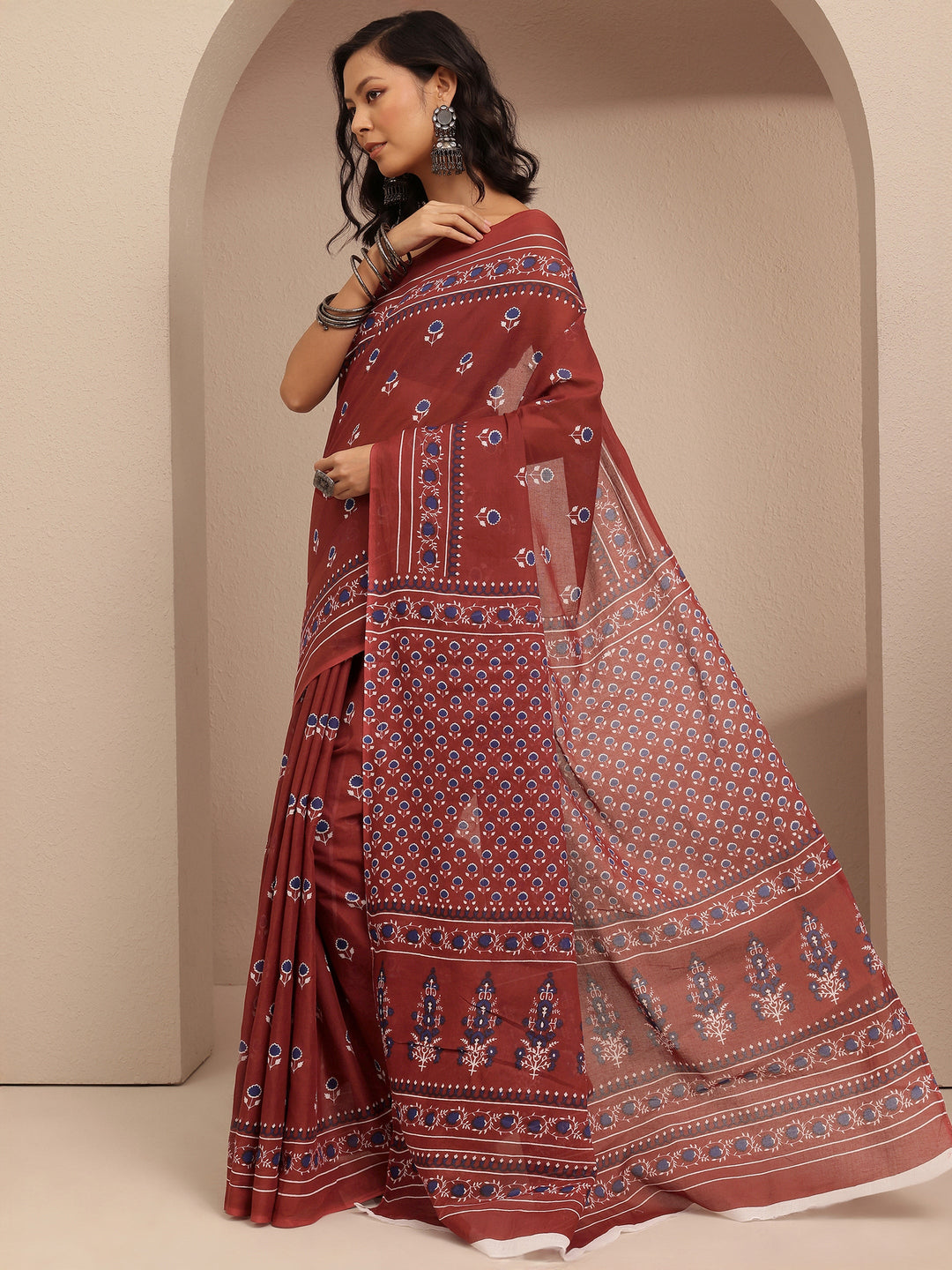 Maroon Printed Cotton Saree With Unstitched Blouse Piece