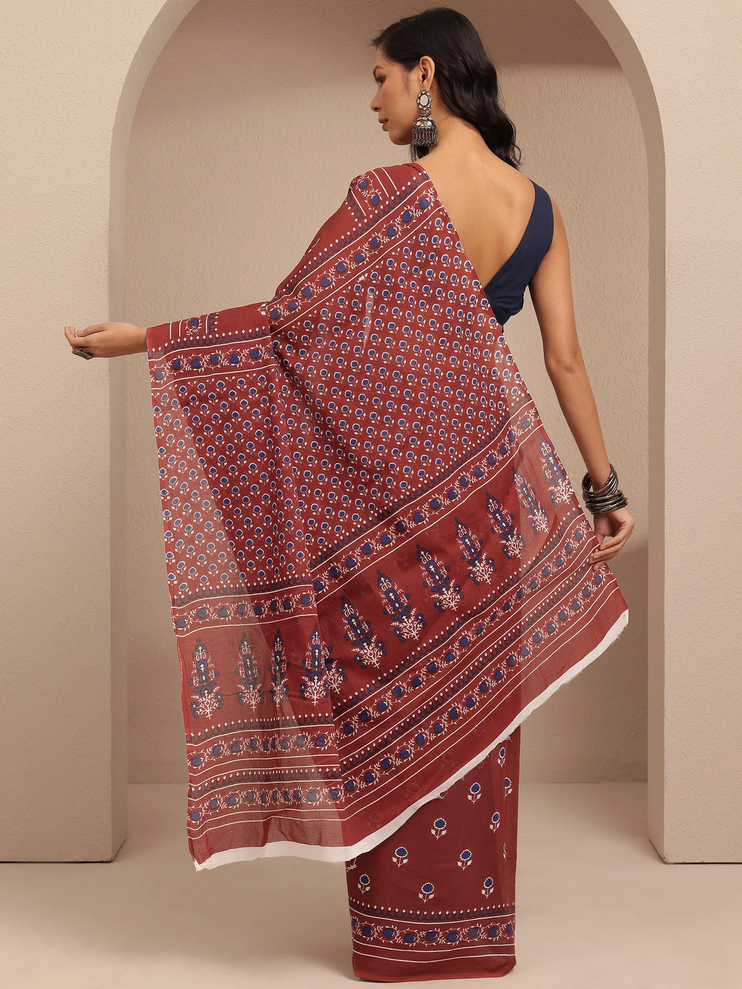 Maroon Printed Cotton Saree With Unstitched Blouse Piece