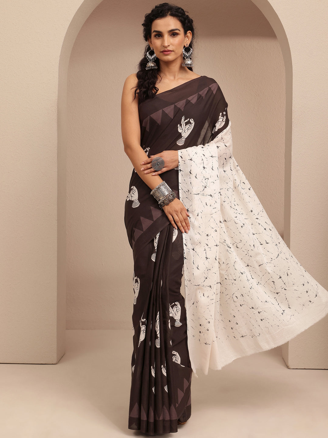 Brown Printed Cotton Saree With Unstitched Blouse Piece