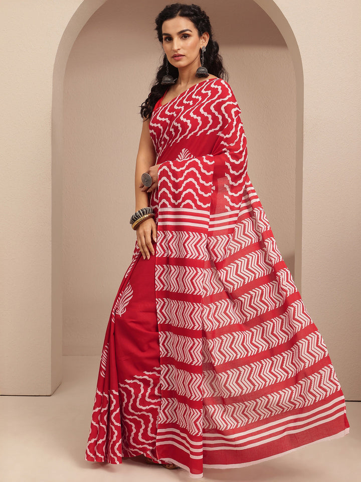Red Printed Cotton Saree With Unstitched Blouse Piece
