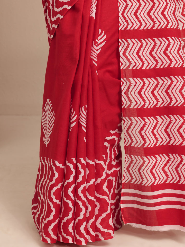 Red Printed Cotton Saree With Unstitched Blouse Piece