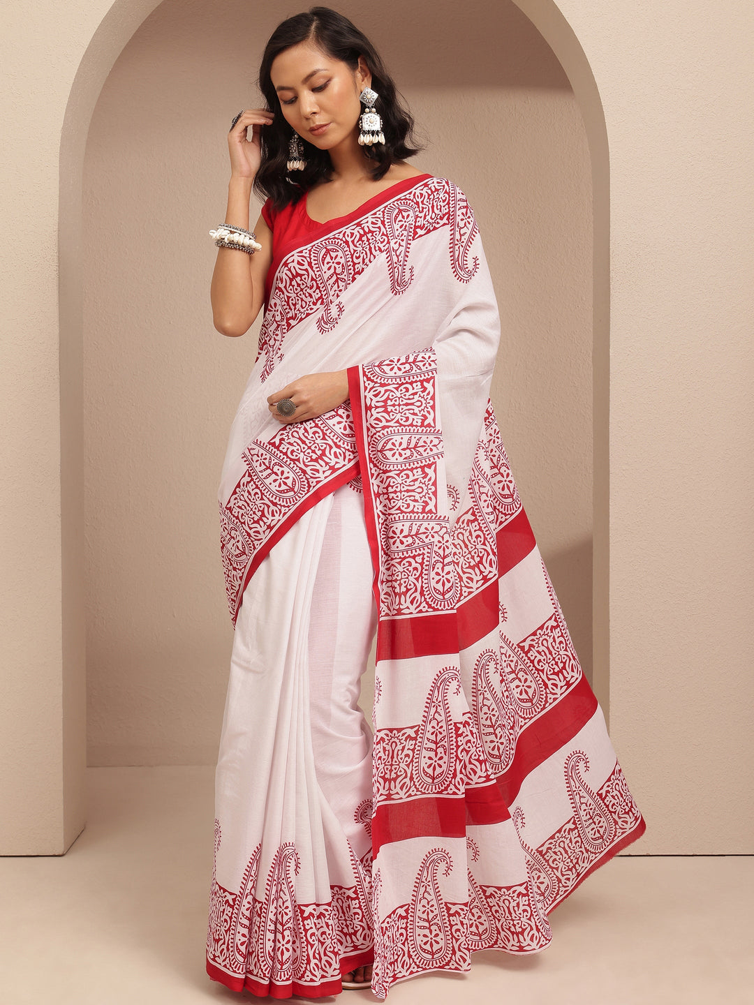 Red Paisley Printed Cotton Saree With Unstitched Blouse Piece