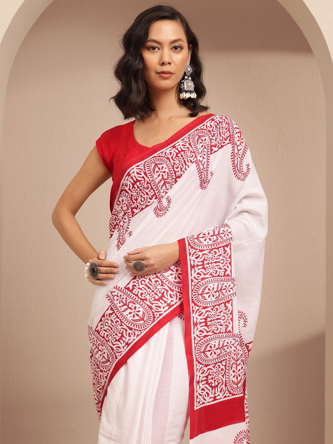 Red Paisley Printed Cotton Saree With Unstitched Blouse Piece