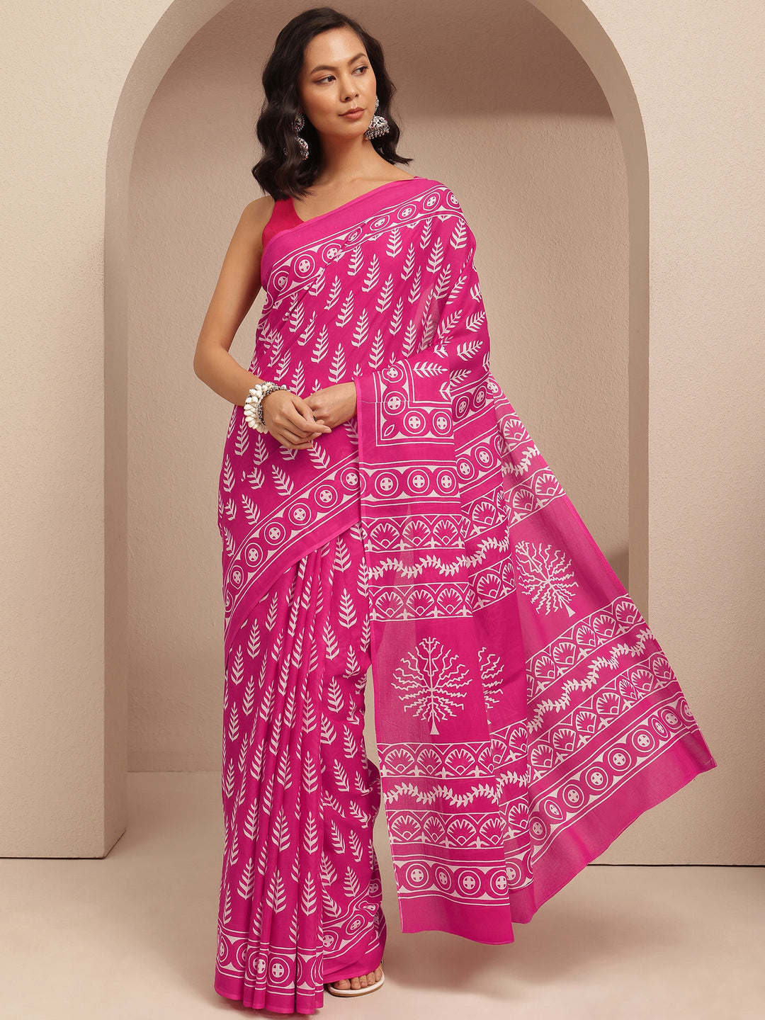 Pink Printed Cotton Saree With Unstitched Blouse Piece