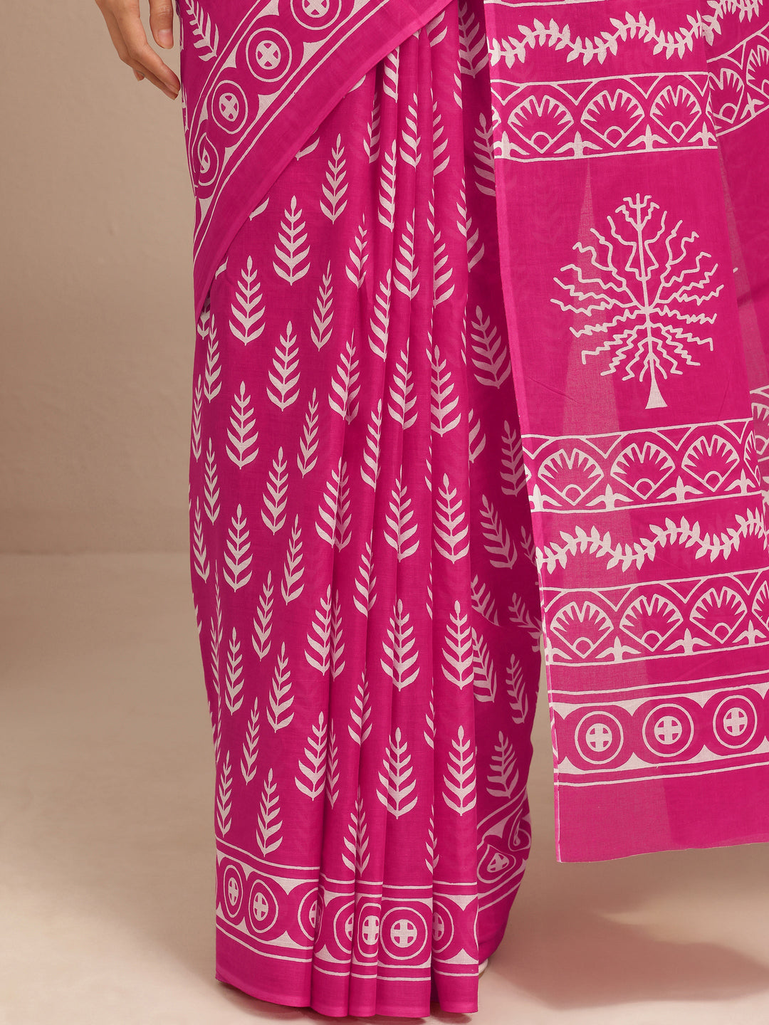 Pink Printed Cotton Saree With Unstitched Blouse Piece