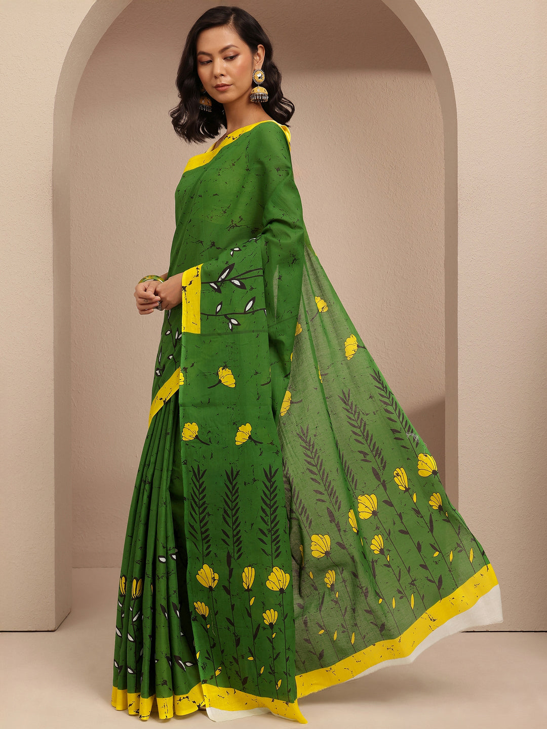 Green Printed Cotton Saree With Unstitched Blouse Piece