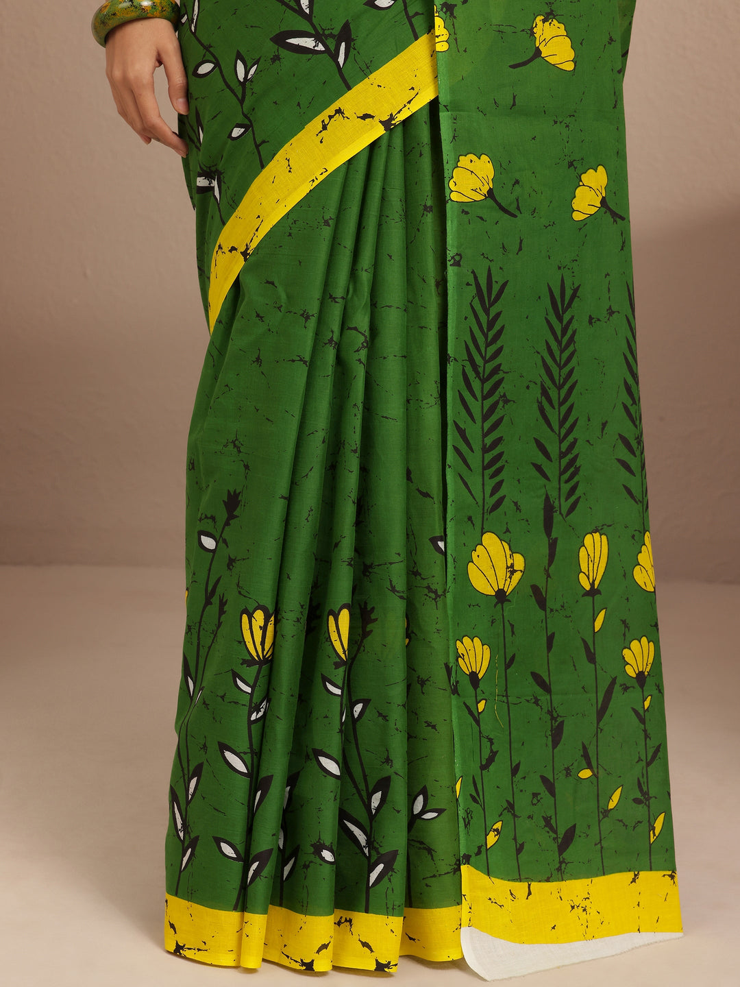 Green Printed Cotton Saree With Unstitched Blouse Piece