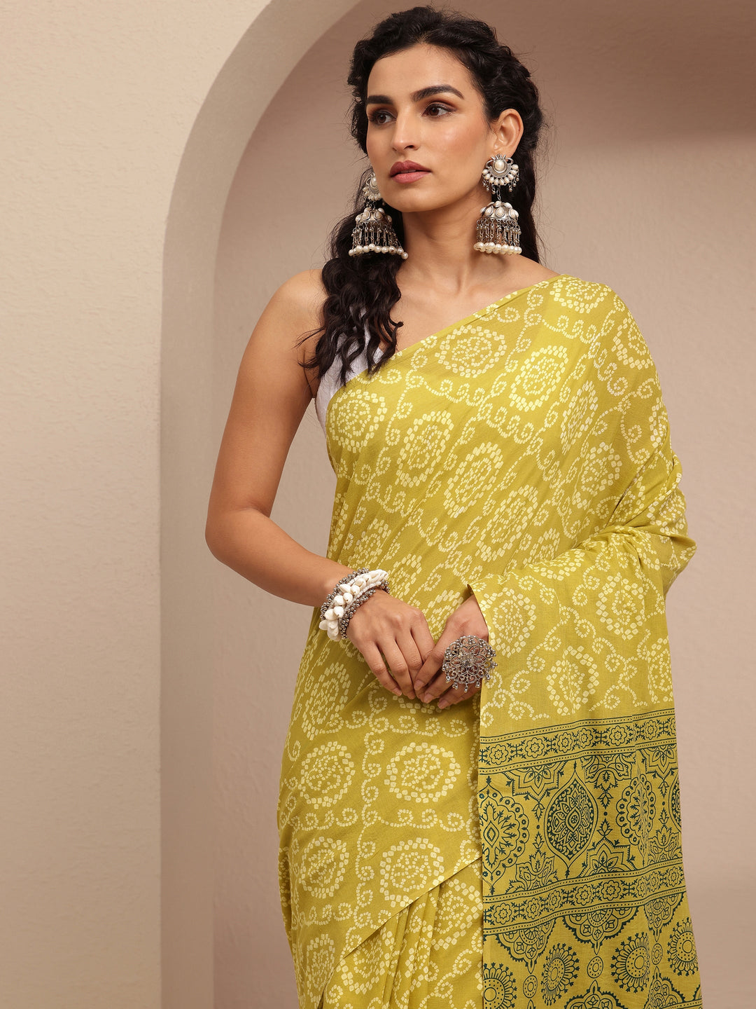 Yellow Bandhani Printed Cotton Saree With Unstitched Blouse Piece