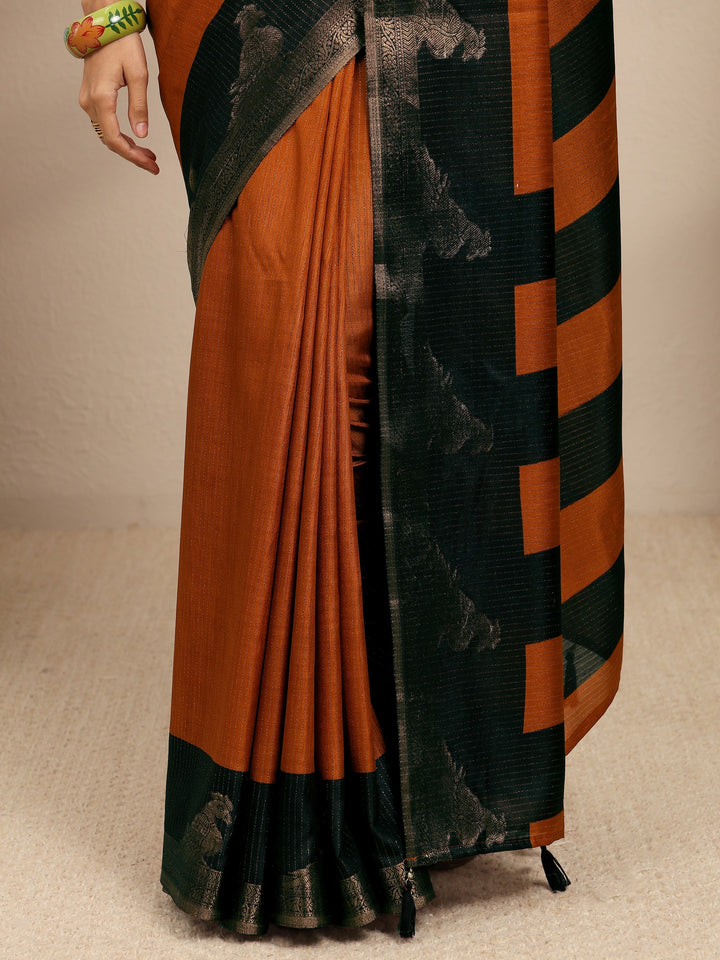 Rust Solid Silk Blend Saree With Unstitched Blouse Piece