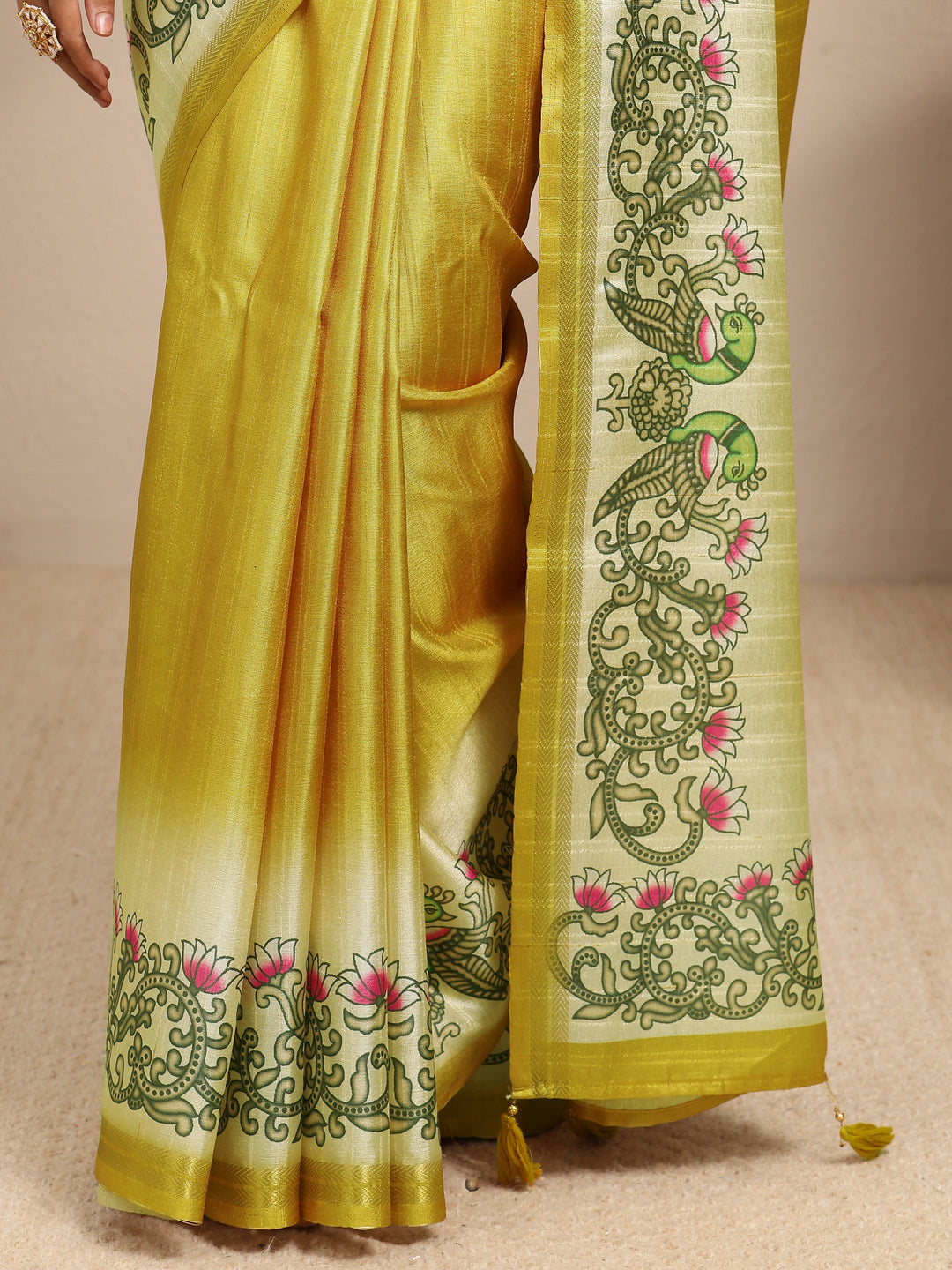 Mustard Ombre Solid Silk Blend Saree With Unstitched Blouse Piece