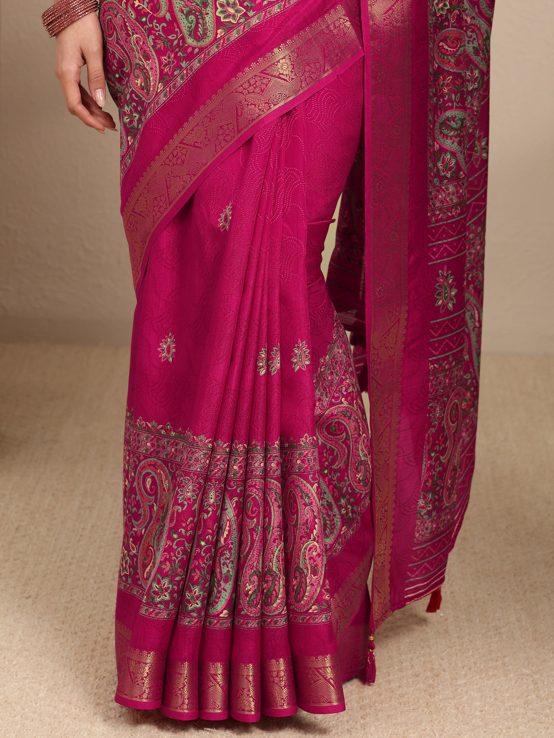 Pink Paisley Printed Silk Blend Saree With Unstitched Blouse Piece