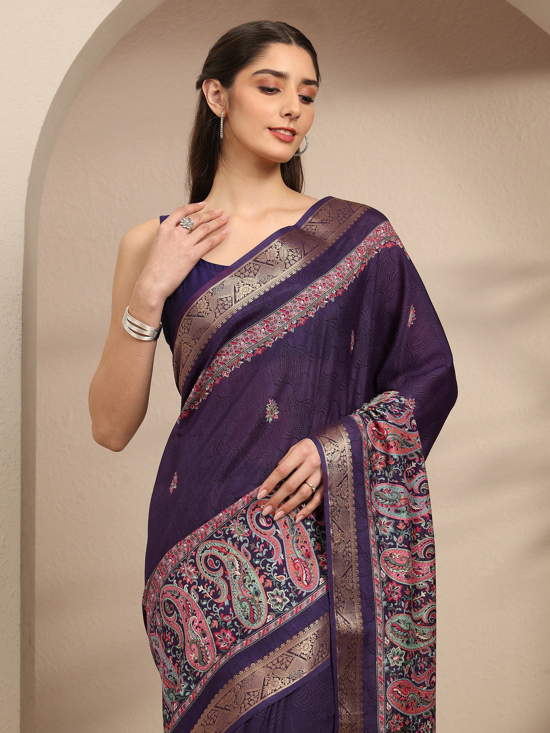 Purple Paisley Printed Silk Blend Saree With Unstitched Blouse Piece