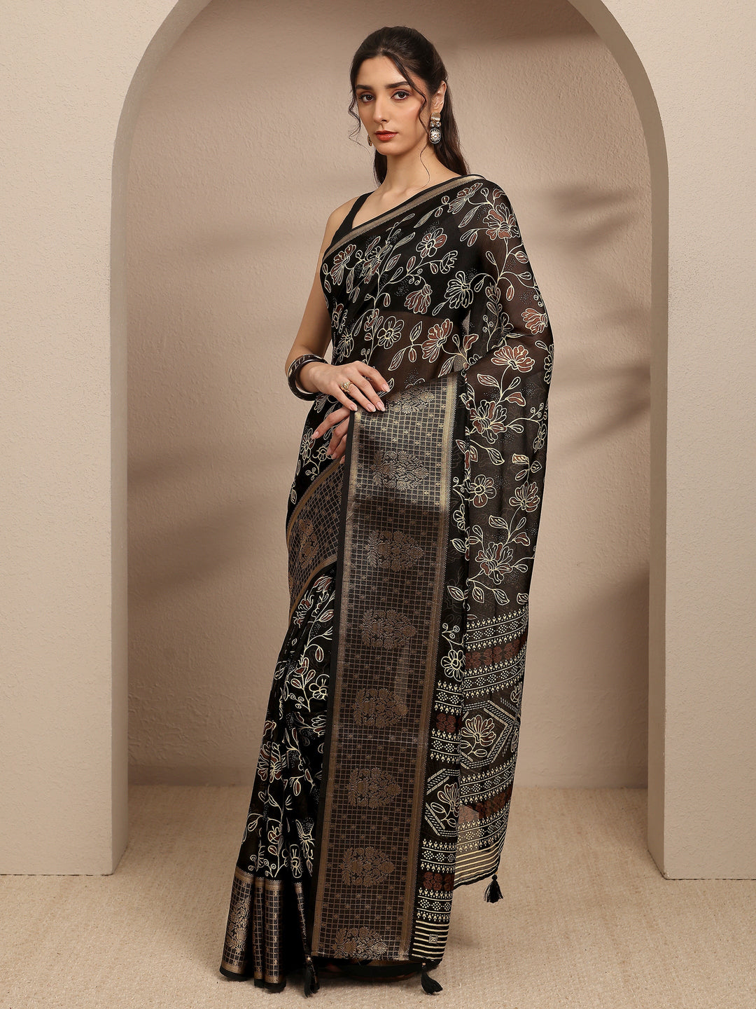 Black Floral Printed Silk Blend Saree With Unstitched Blouse Piece