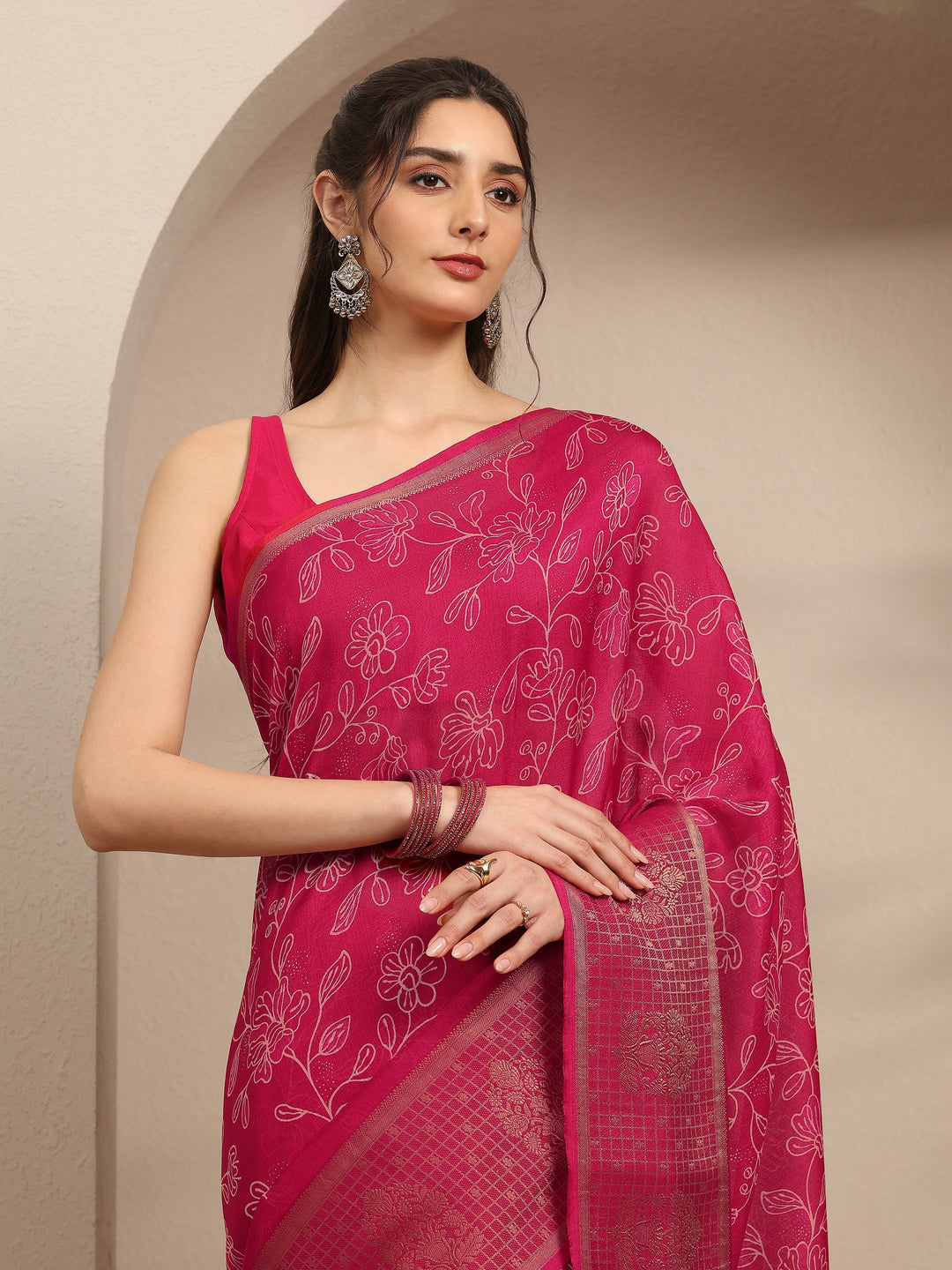 Pink Floral Printed Silk Blend Saree With Unstitched Blouse Piece