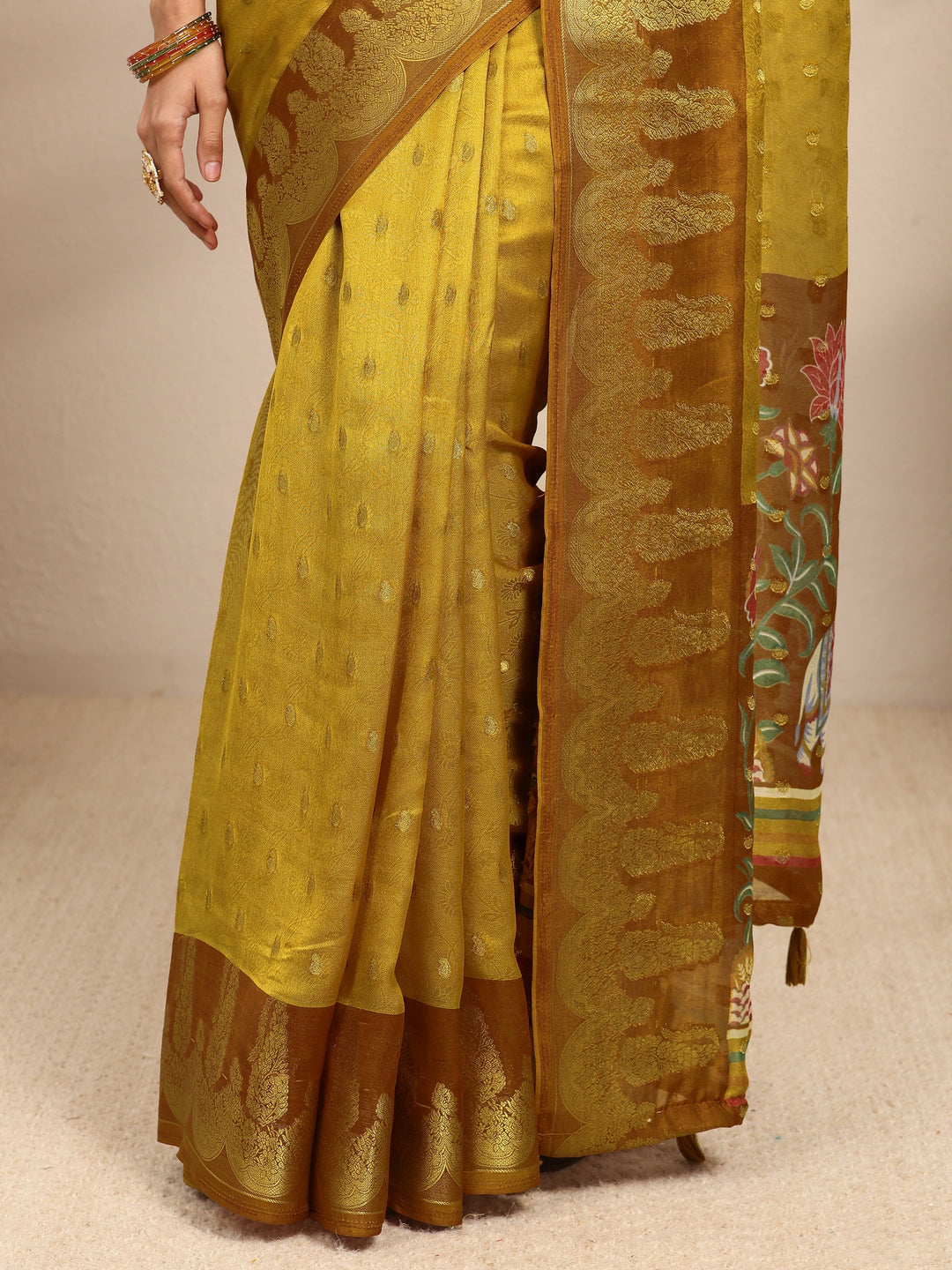 Mustard Ethnic Motifs Printed Silk Blend Saree With Unstitched Blouse Piece