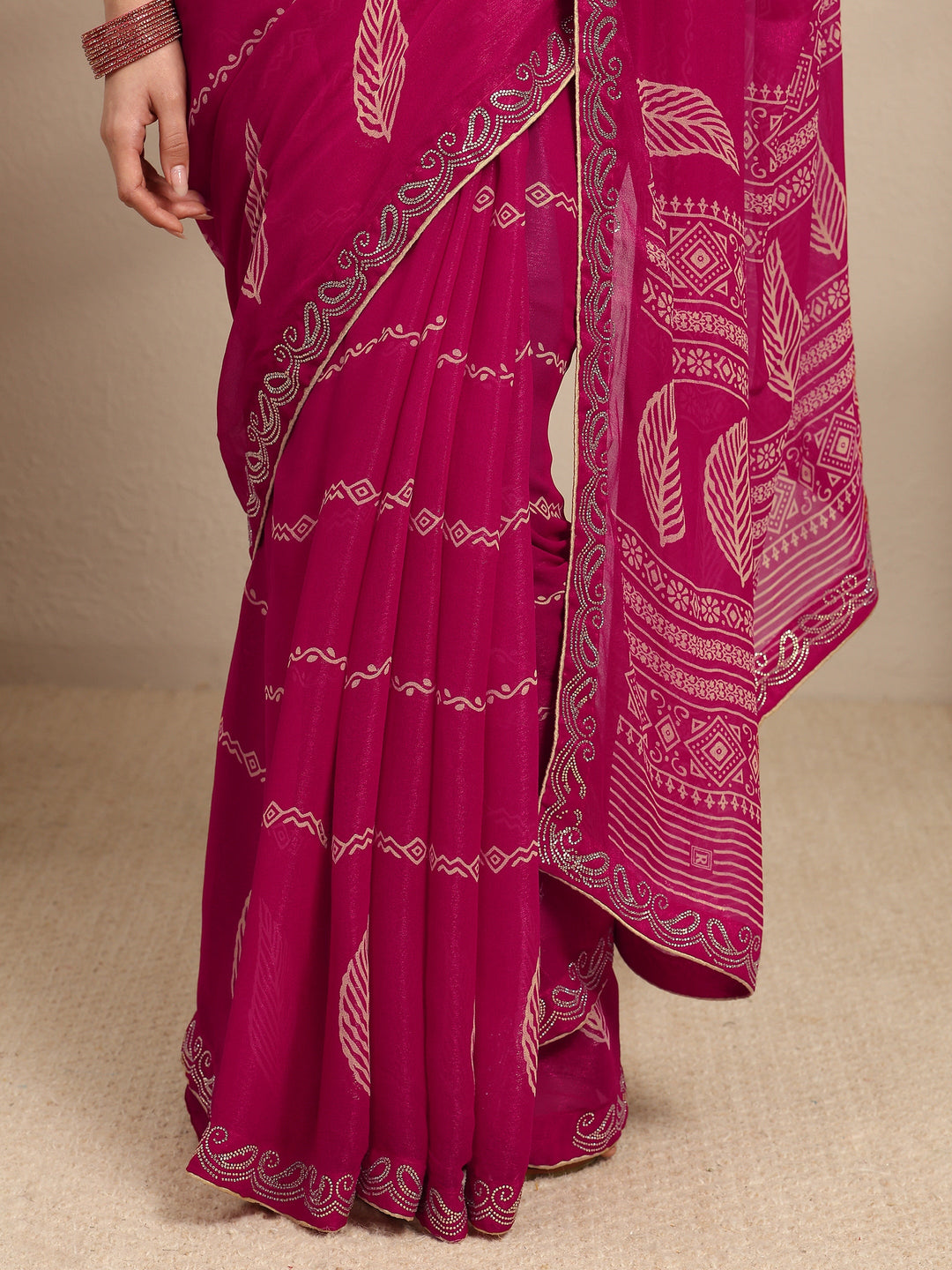 Pink Ethnic Motifs Printed Silk Blend Saree With Unstitched Blouse Piece
