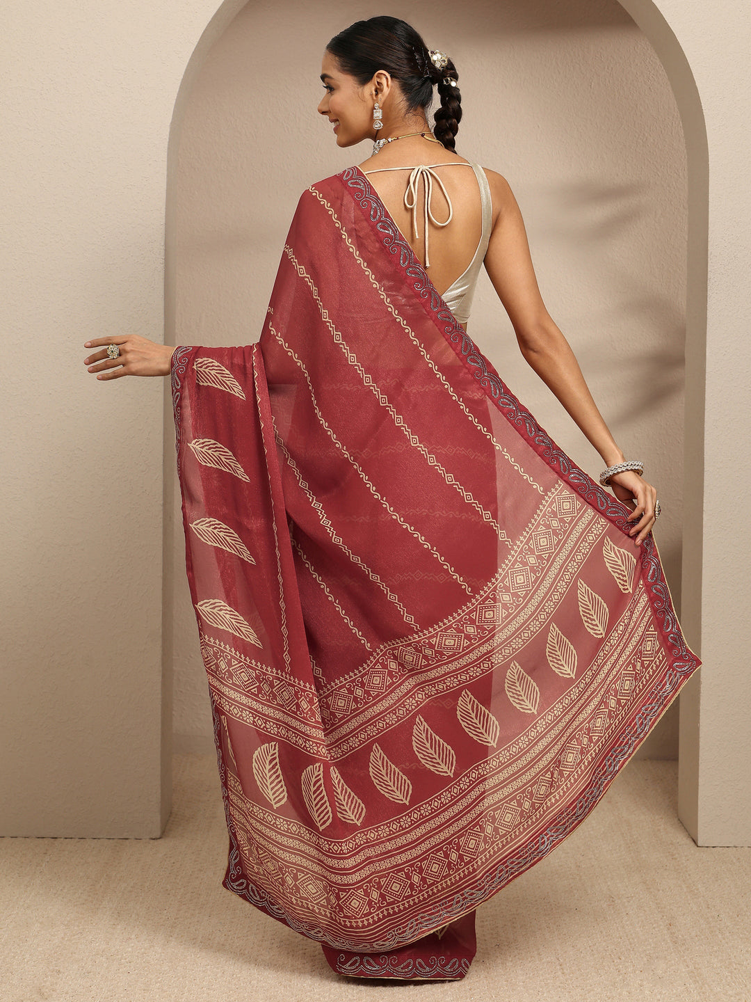 Brown Ethnic Motifs Printed Silk Blend Saree With Unstitched Blouse Piece