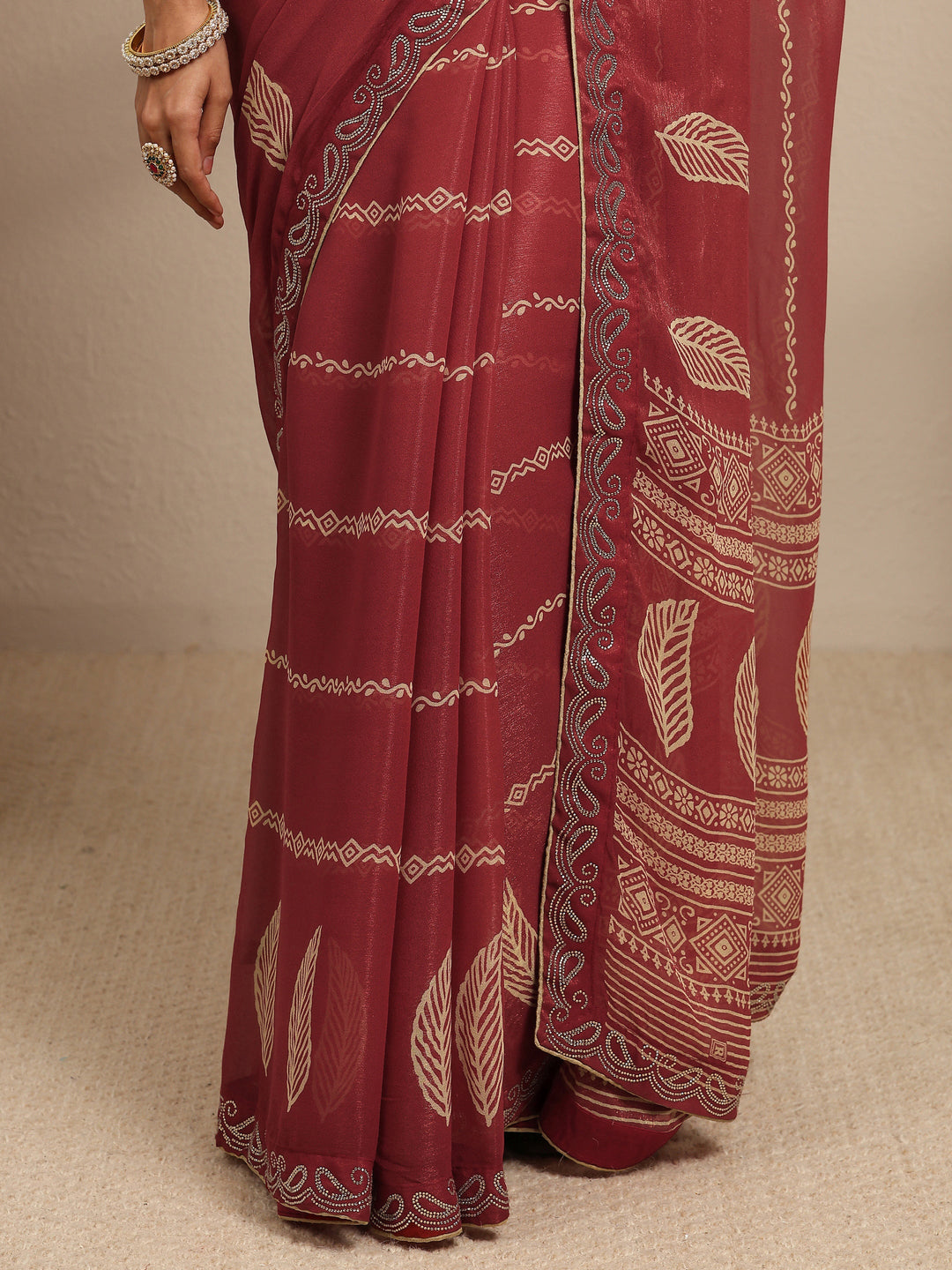 Brown Ethnic Motifs Printed Silk Blend Saree With Unstitched Blouse Piece
