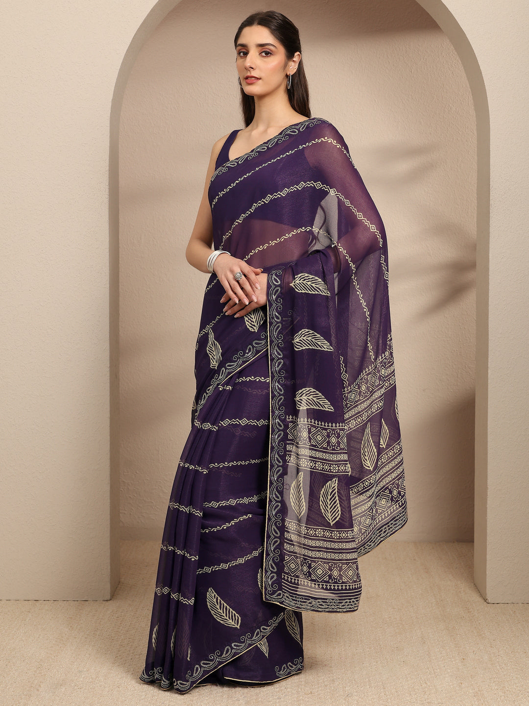 Purple Ethnic Motifs Printed Silk Blend Saree With Unstitched Blouse Piece