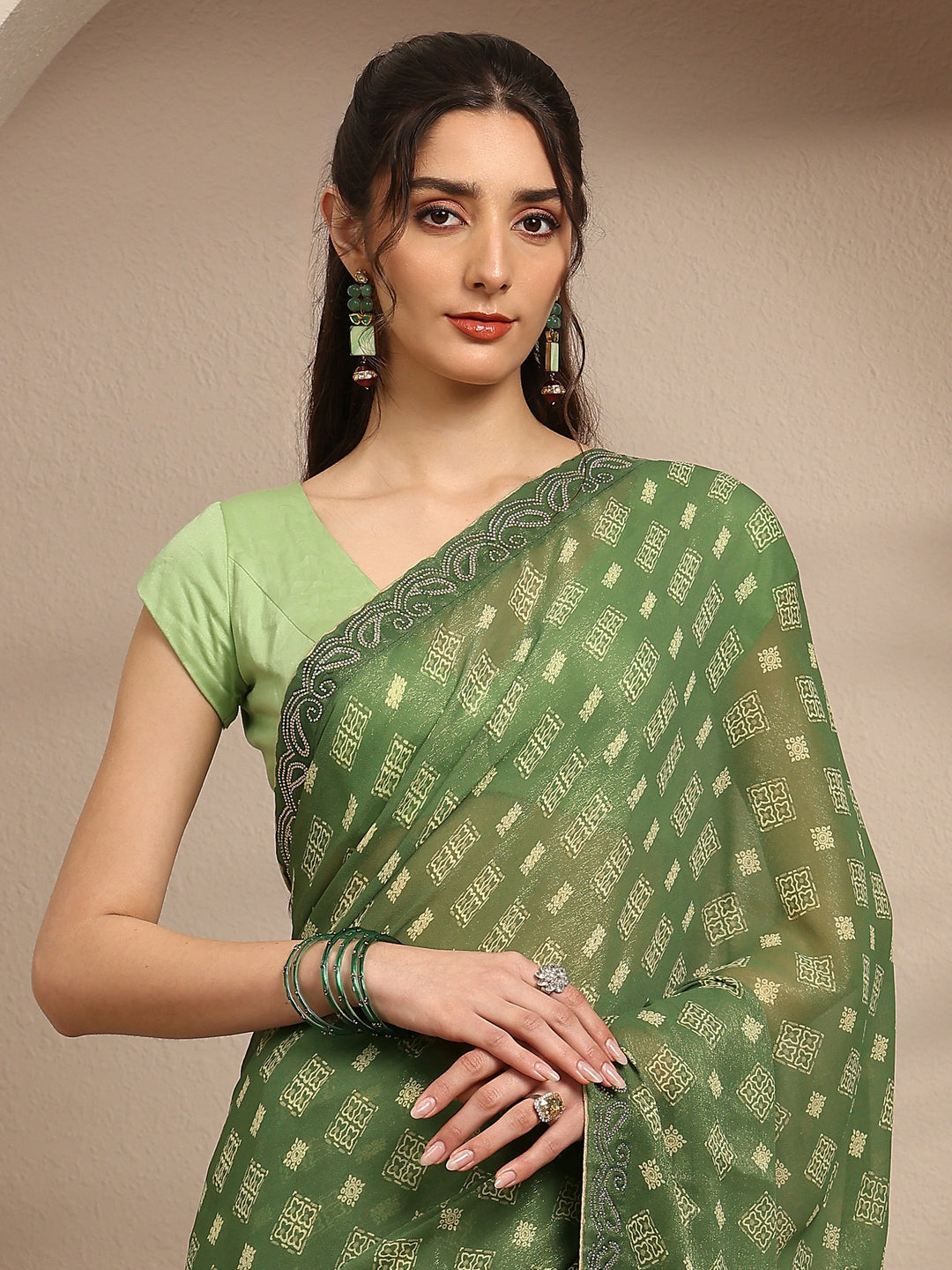 Green Ethnic Motifs Printed Silk Blend Saree With Unstitched Blouse Piece