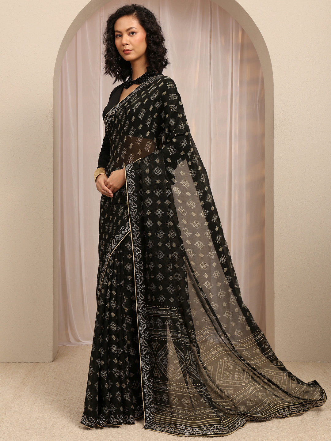 Black Printed Silk Blend Saree With Unstitched Blouse Piece