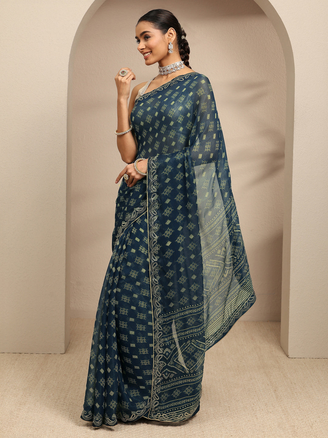 Navy Blue Ethnic Motifs Printed Silk Blend Saree With Unstitched Blouse Piece