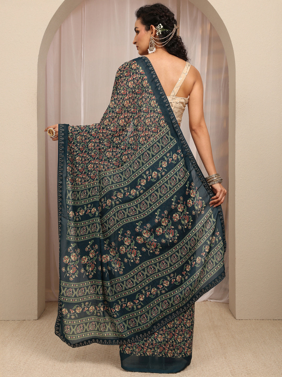 Navy Blue Floral Printed Silk Blend Saree With Unstitched Blouse Piece