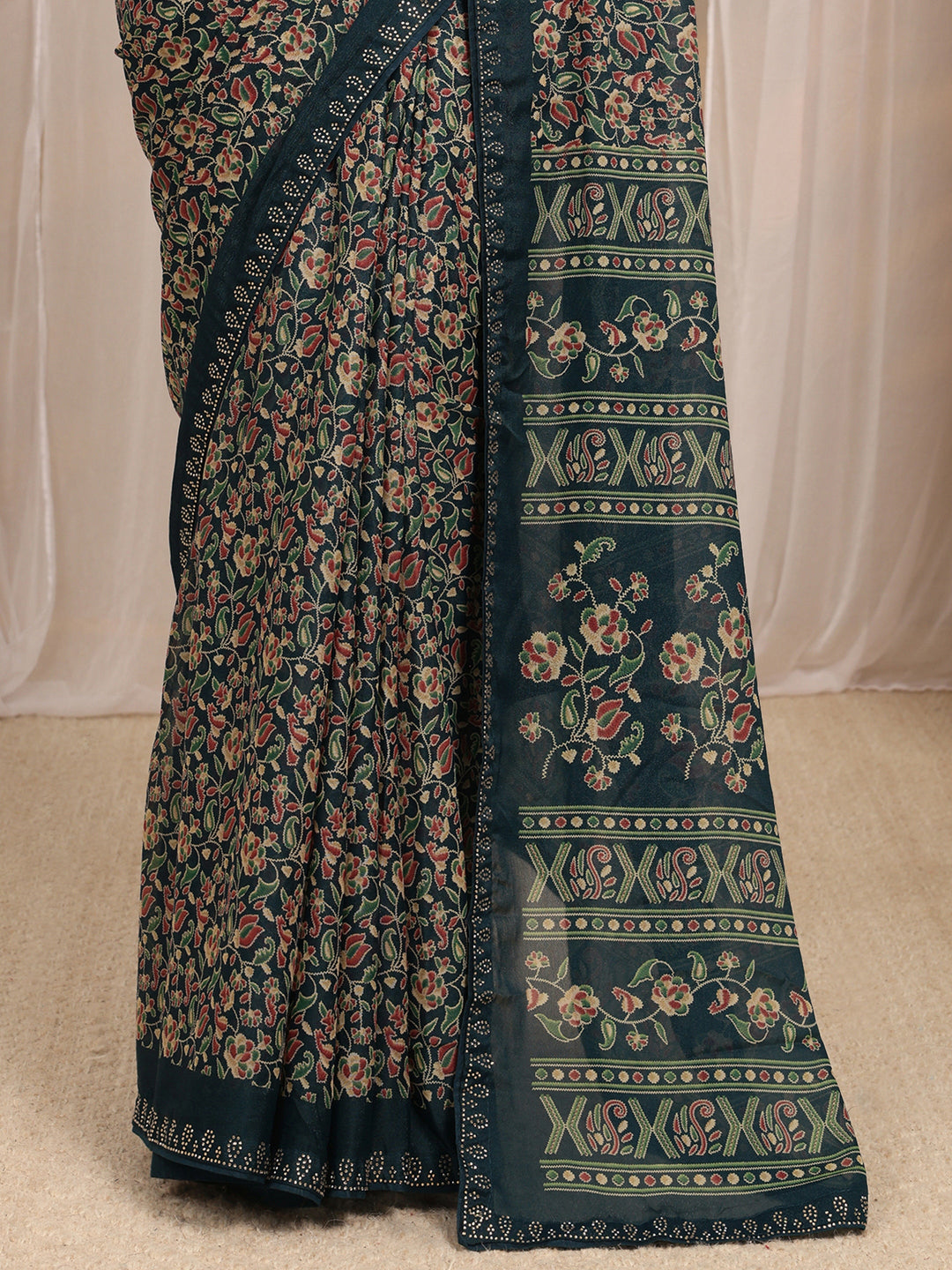 Navy Blue Floral Printed Silk Blend Saree With Unstitched Blouse Piece